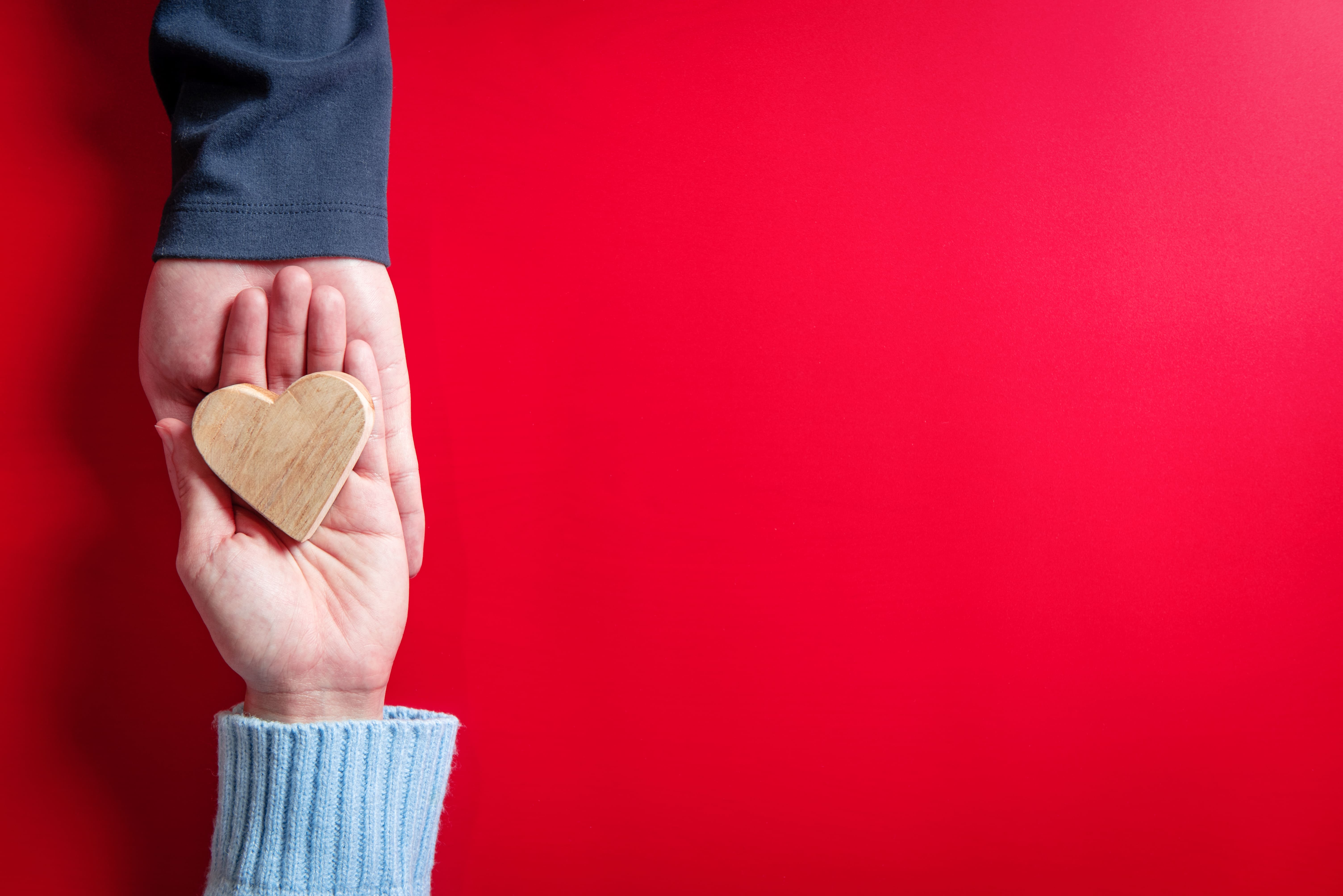 ТОО оказывает благотворительную помощь: нужно ли оплачивать налоги?