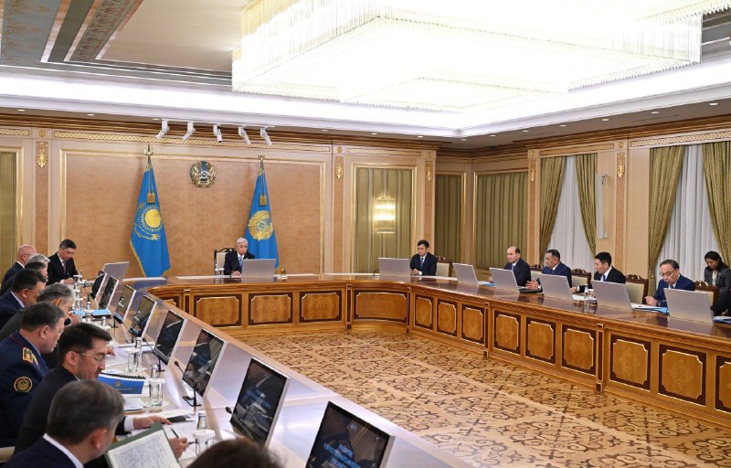  Токаев поручил внедрить ИИ в госуслуги и здравоохранение 