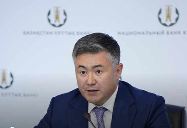 Зарплаты 85 000 тенге в Казахстане нет, получают больше - глава Нацбанка