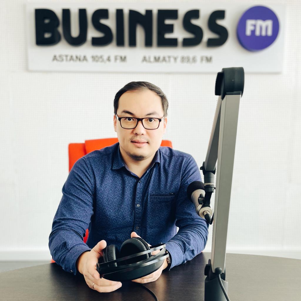 Рустам Максутов, гендиректор радиостанции Business FM, рассказал в интервью корреспонденту Учет.kz, как изменился рынок медиа в 2021 году